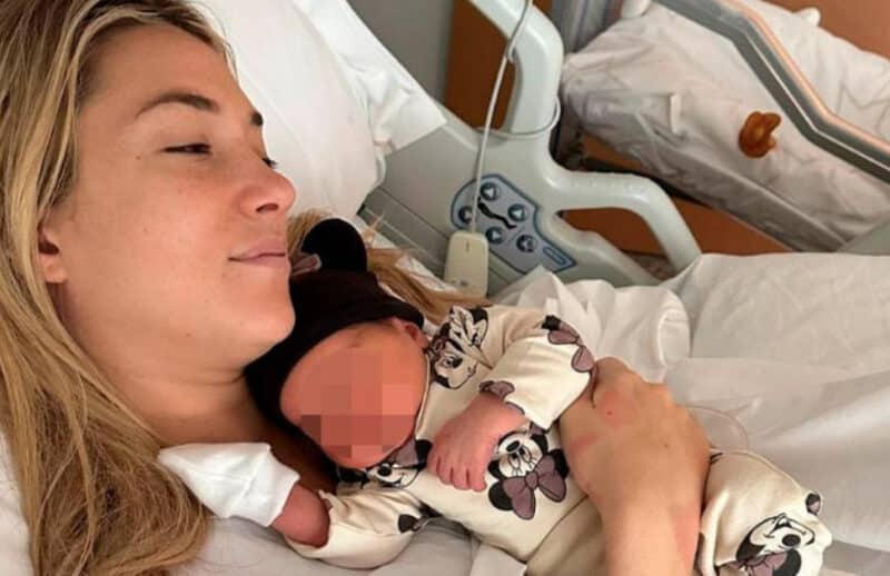 Alice Campello abandona la UCI y abraza por fin a su hija recién nacida, Bella