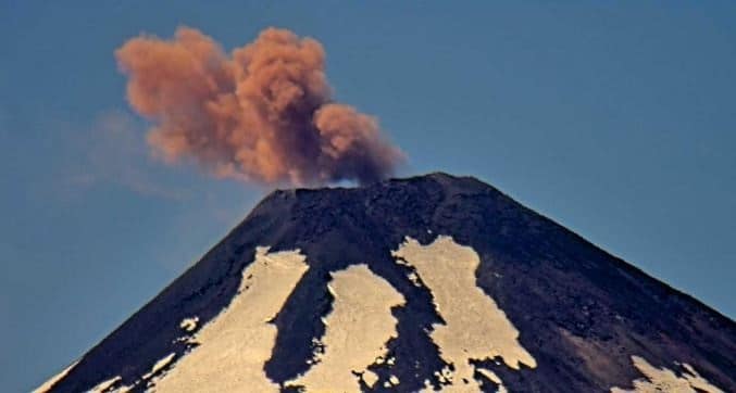 Chile eleva la alerta por un incremento de la actividad en el volcán Láscar