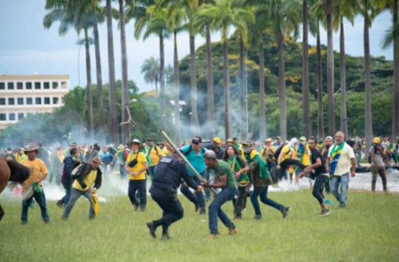 Congresistas brasileños buscan crear una comisión para investigar el papel de Bolsonaro en la crisis