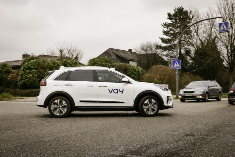 Debuta en Hamburgo el primer coche que circula sin conductor en una vía pública de Europa