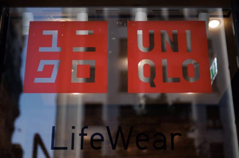 El dueño de Uniqlo subirá hasta un 40% los salarios de sus empleados en Japón