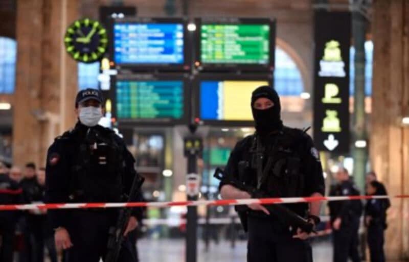 El hombre que hirió a seis personas en la estación de Gare du Nord tenía una orden de expulsión de Francia