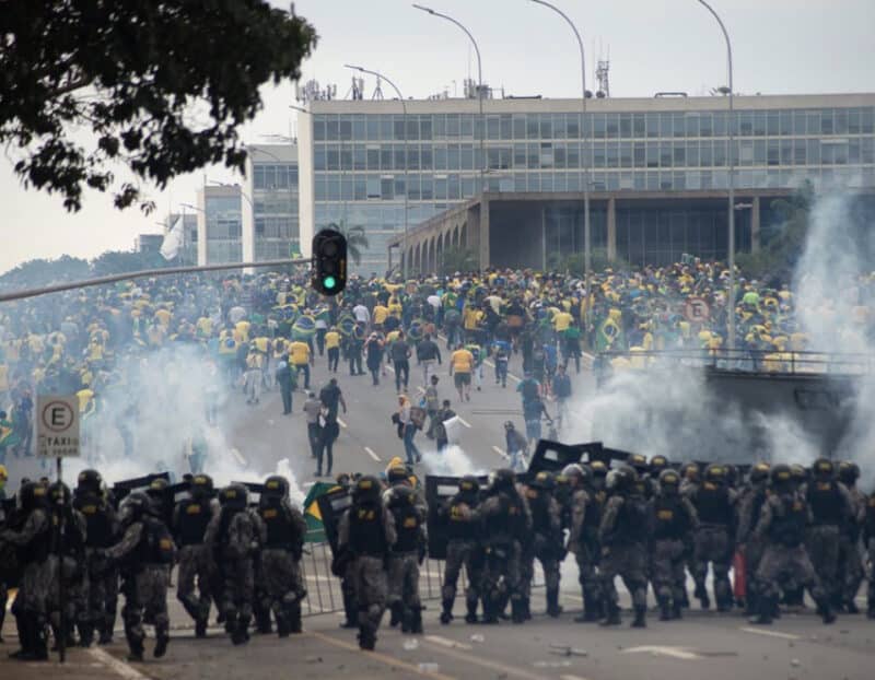 El Supremo investiga al cesado gobernador de Brasilia por "negligencia" durante el asalto de los tres poderes