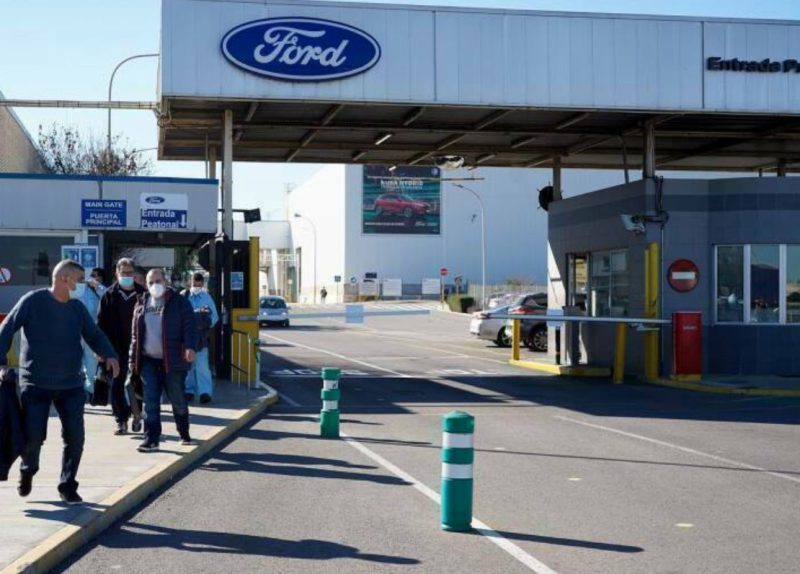 Ford aplaza y anula varias paradas de producción previstas en diciembre en la fábrica de Almussafes (Valencia)