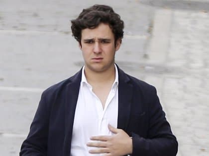 Froilan, la Infanta Elena ¿le envía a vivir a Abu Dabi con el Rey Juan Carlos tras sus últimos escándalos?