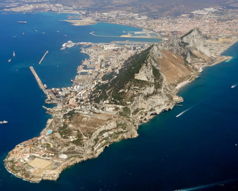 Gibraltar niega "connivencia" con el trasvase de petróleo ruso en aguas del Estrecho