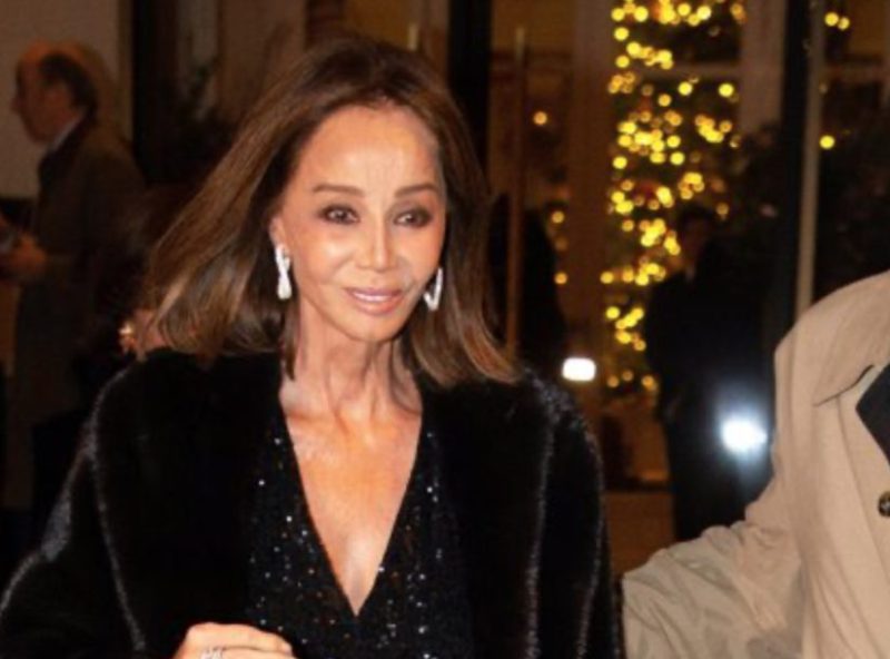 Isabel Preysler, deslumbrante, se pronuncia sobre el dardo de Tamara Falcó a Íñigo Onieva en el anuncio de Campofrío