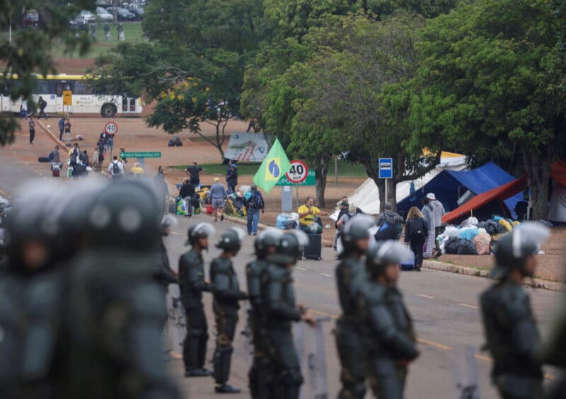 La Policía de Brasil libera a cerca de 600 personas acusadas de participar en el asalto a los tres poderes