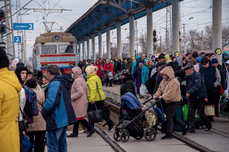 Las autoridades ucranianas llaman a la evacuación de Donetsk: "No arriesgues la vida de tus hijos"