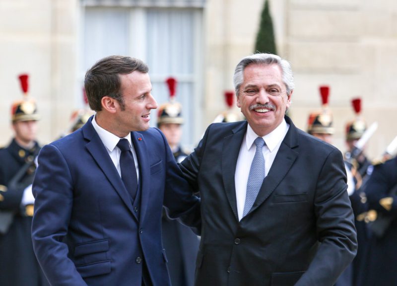 Los presidentes de Francia y Argentina intercambian mensajes antes de la final en Qatar