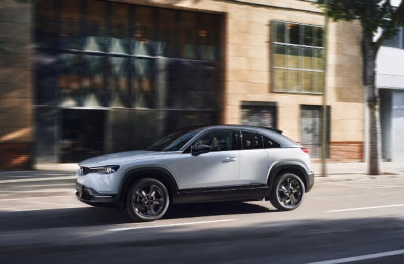 Mazda desvelará en Bruselas la versión híbrida enchufable del MX-30 que llegará a Europa esta primavera