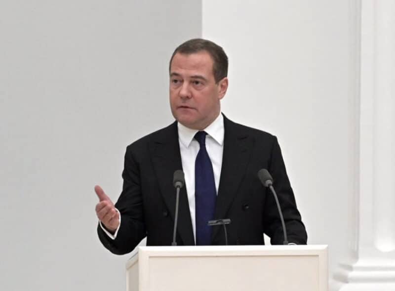 Medvedev asegura que Ucrania depende "al mil por cien" de las armas de la OTAN