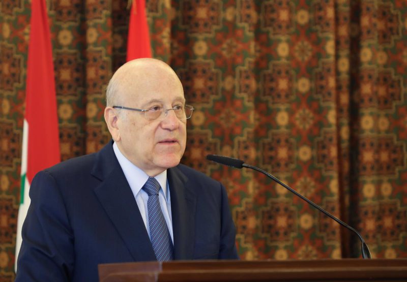 Mikati dice que países extranjeros "preparan" una propuesta para solucionar el vacío presidencial en Líbano