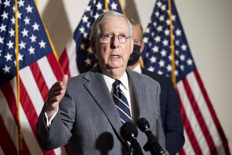 Mitch McConnell afirma que la influencia política de Donald Trump ha disminuido