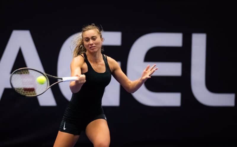 Paula Badosa se estrena en Adelaida 2 con un sólido triunfo ante Anett Kontaveit