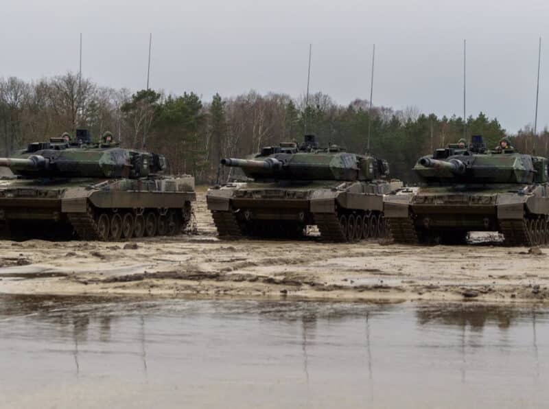 Polonia amenaza a Alemania con el "aislamiento internacional" si rechaza enviar los tanques 'Leopard' a Ucrania