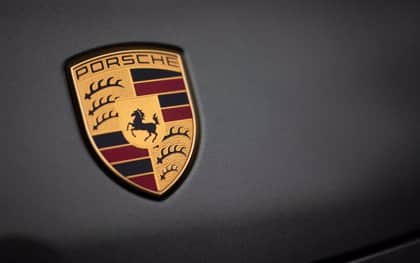 Porsche sube un 3,07% en su debut en el DAX alemán y cierra como el valor más destacado de la jornada