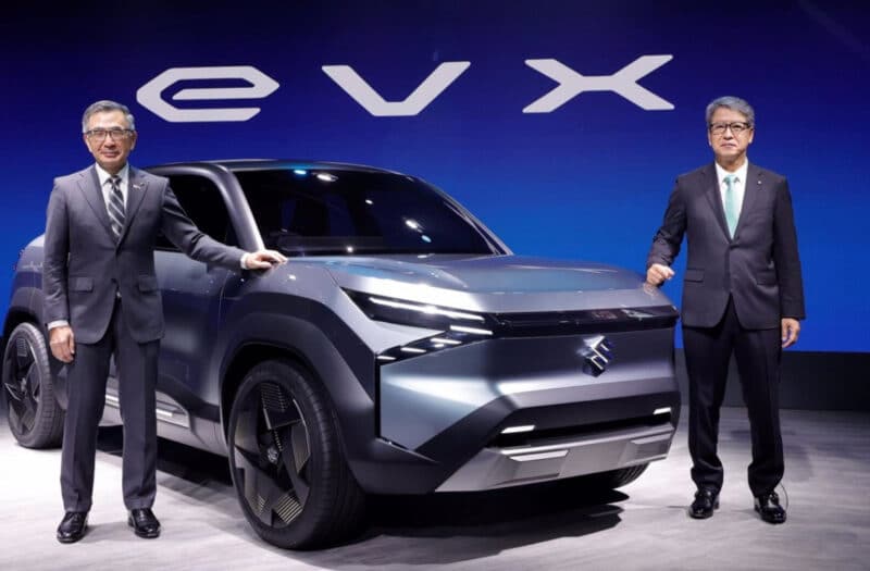 Suzuki presenta en Delhi el 'concept car' eléctrico eVX, que se lanzará en 2025