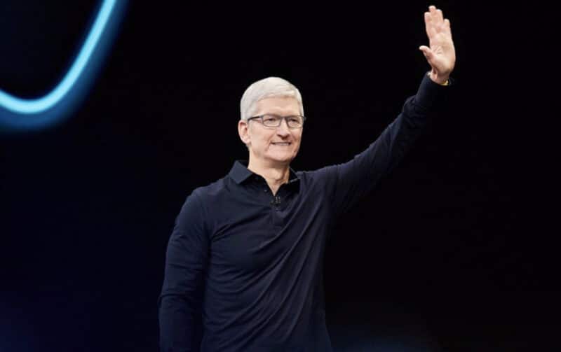 Tim Cook acepta una rebaja de más del 40% de su remuneración como consejero delegado de Apple en 2023