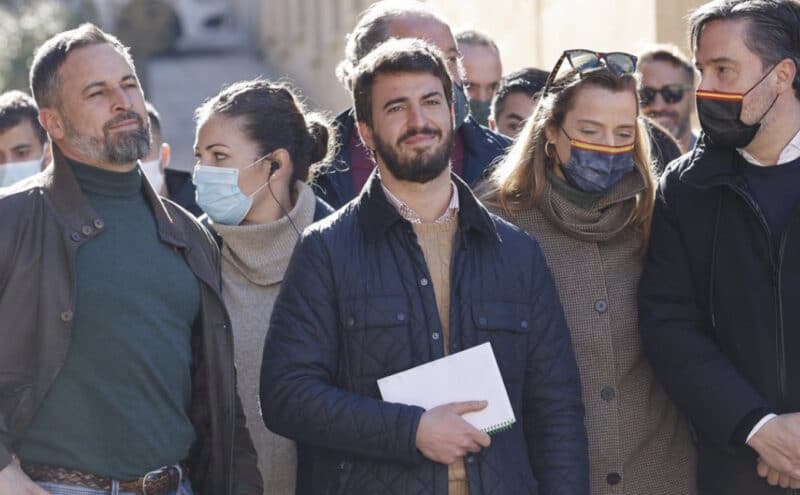 Vox pide al PP que no le "tiemble el pulso" ante la "manipulación" respecto a las medidas 'provida' en CyL