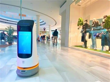 Castellana Properties incorpora robots interactivos en sus centros comerciales