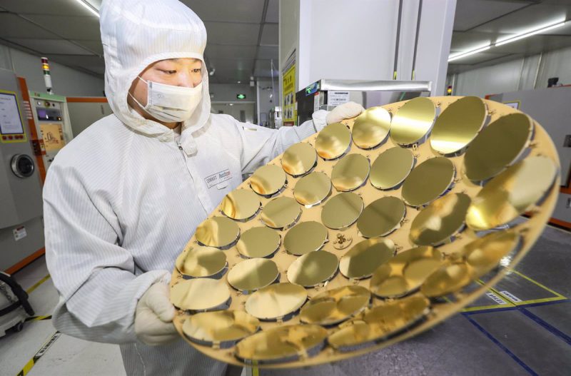 China lleva a EEUU ante la OMC por sus controles a las exportaciones de chips al país