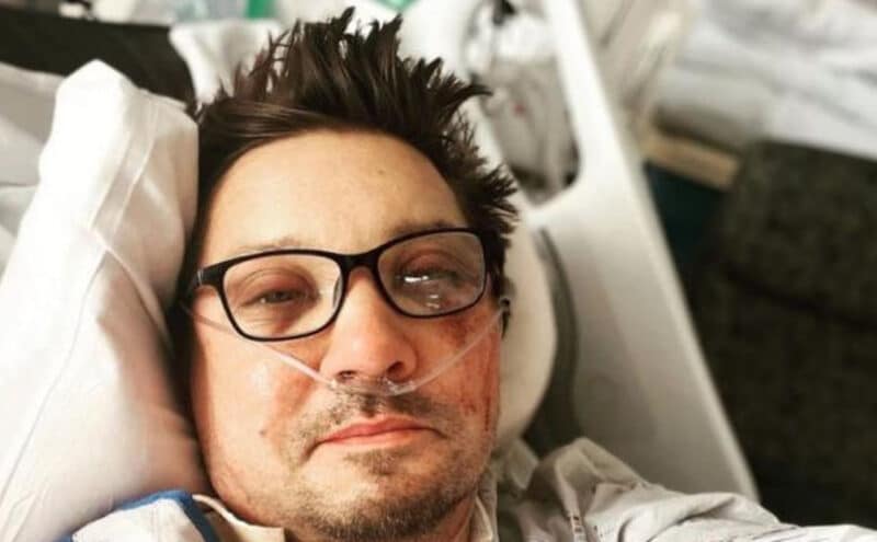 El actor Jeremy Renner, desde el hospital tras su accidente: "Estoy hecho un desastre"