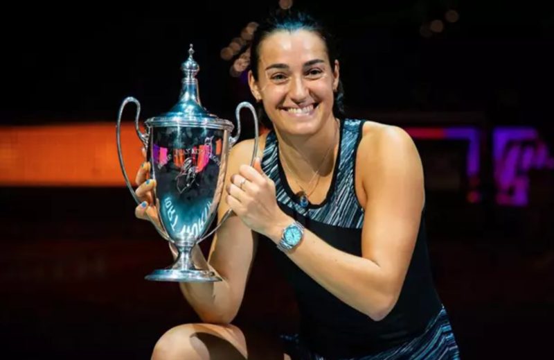 La francesa Caroline Garcia se consagra como 'maestra' en las Finales de la WTA