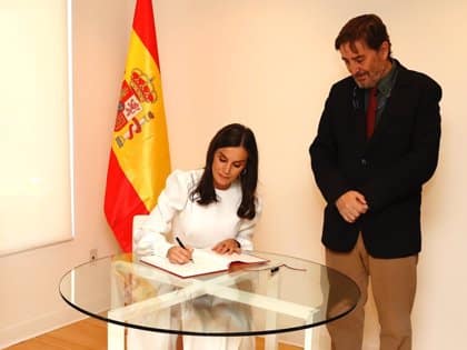 La Reina Letizia hace honor a la moda española en su visita a Los Ángeles