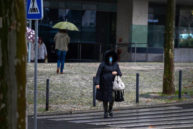 Las fuertes lluvias que azotan Portugal dejan varias zonas de Lisboa en "estado de catástrofe"