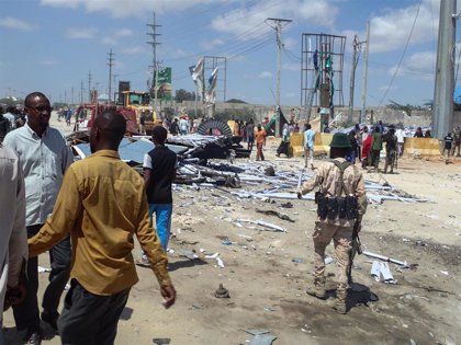 Mueren 15 personas a causa de un doble atentado suicida con coche bomba de Al Shabaab en Somalia