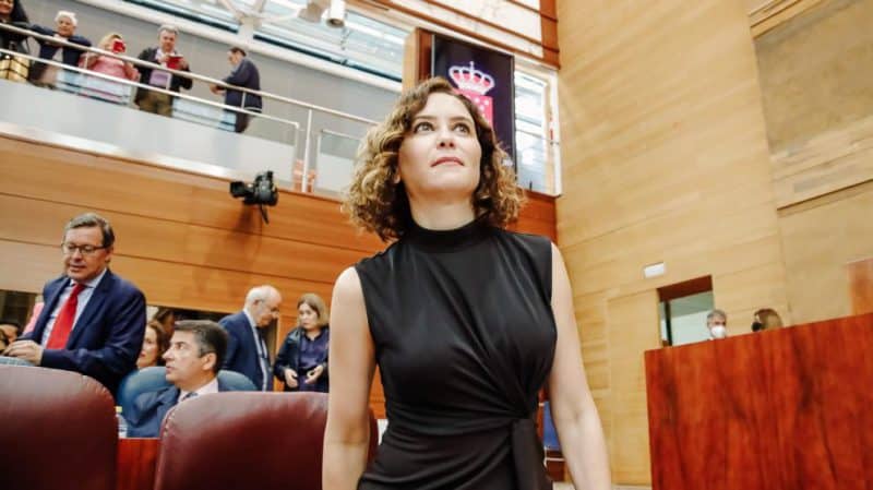 Vox recomienda a Ayuso dejarse de "hipérboles" contra Sánchez que no ayudan a derribar al Gobierno de coalición